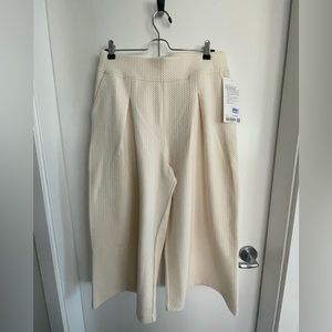 Lululemon “Can You Feel the Pleat” Cropped Pants - Cream